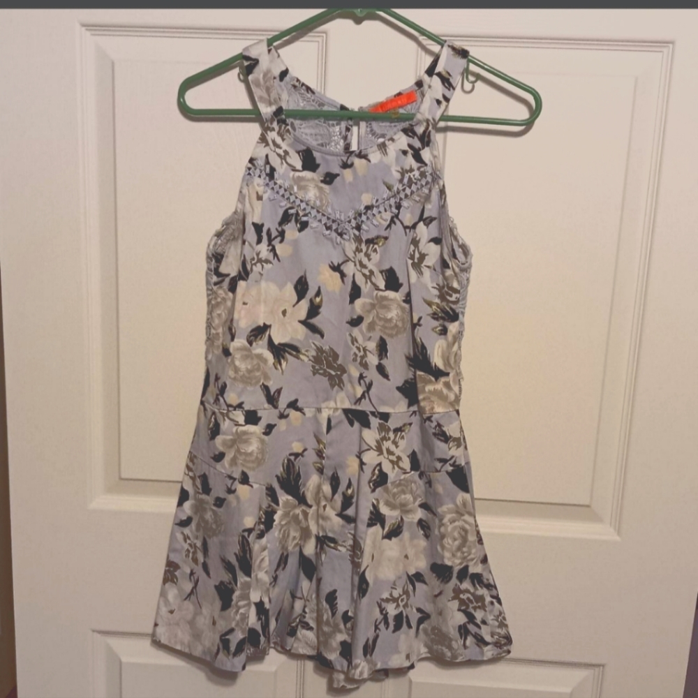 Lulumari romper size junior large